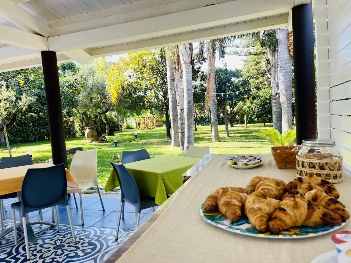 Borgo Camicia In Acomodação com café da manhã Barcellona-Pozzo di Gotto Exterior foto