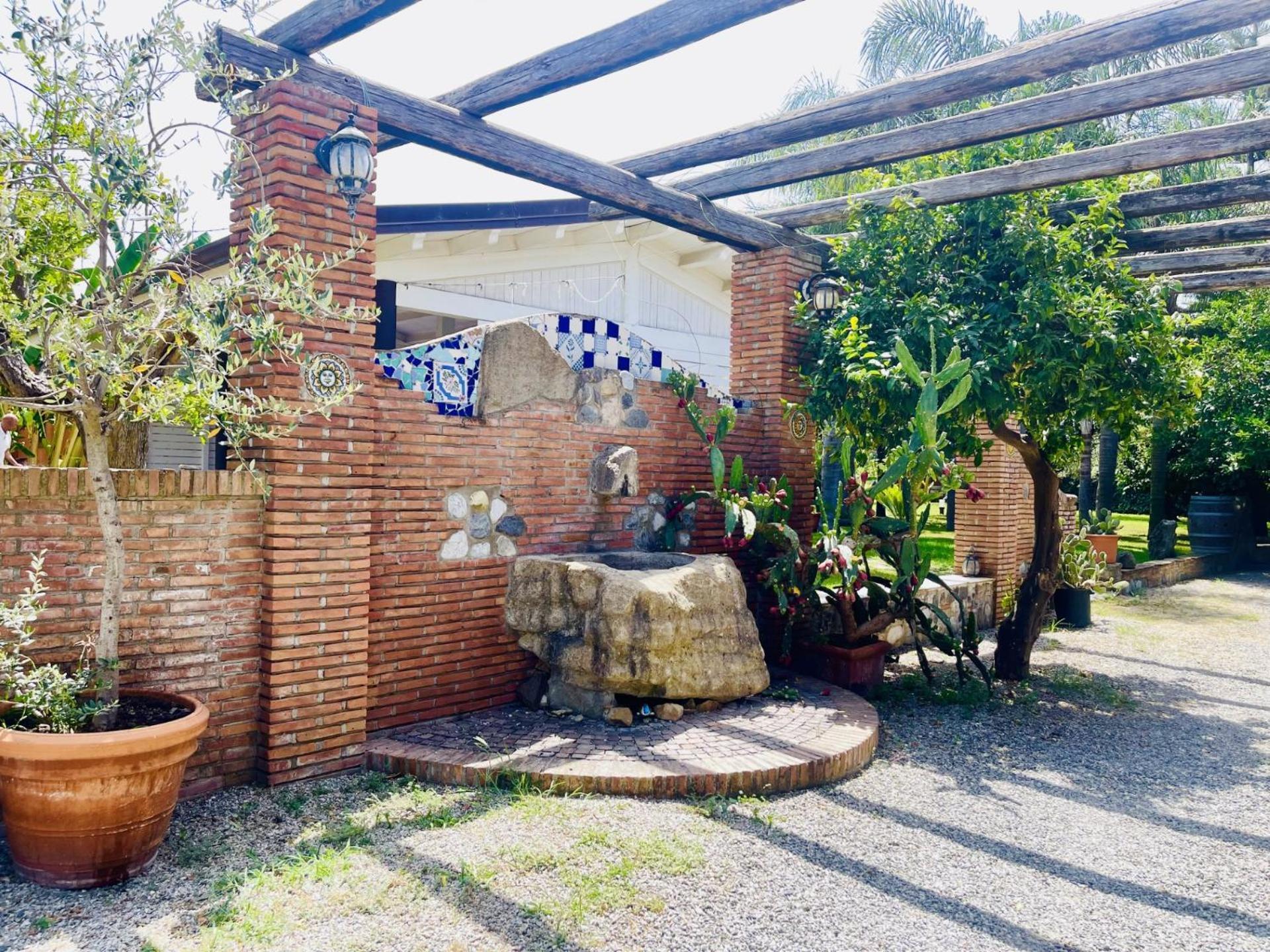 Borgo Camicia In Acomodação com café da manhã Barcellona-Pozzo di Gotto Exterior foto